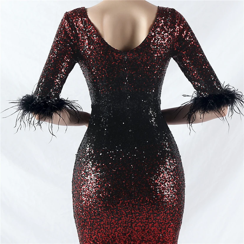 Robe de soirée artisanale à manches longues ornée de plumes d'autruche et de perles dégradées view 17