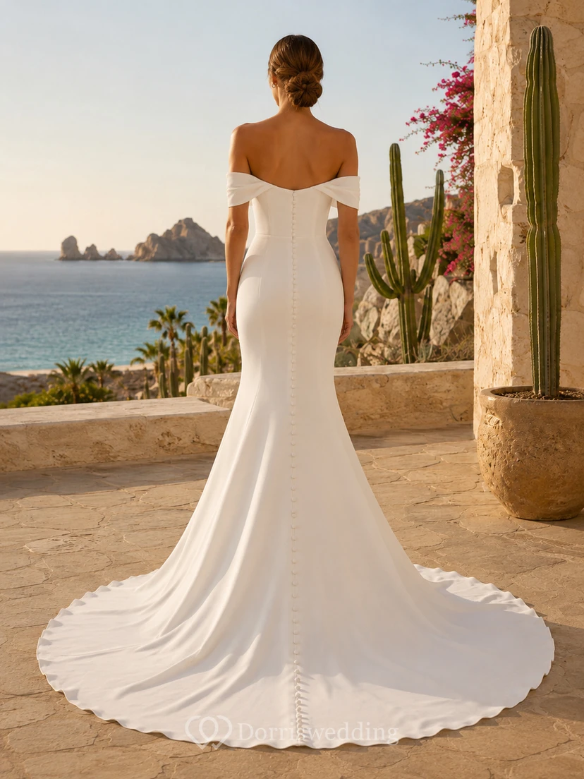 Robe de mariée sirène simple en crêpe à épaules dénudées pour une destination désertique view 2