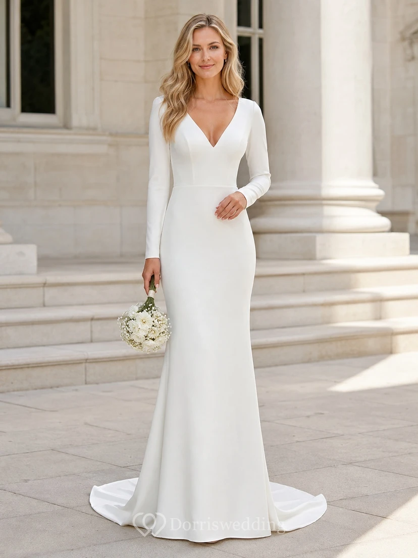 Modernes Etuikleid aus langärmeligem Jersey mit V-Ausschnitt, Stretch-Satin und bodenlangem Schnitt – perfekt für eine intime Hochzeit
