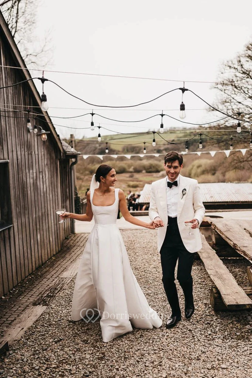 Robe de mariée blanche bustier pour l'extérieur