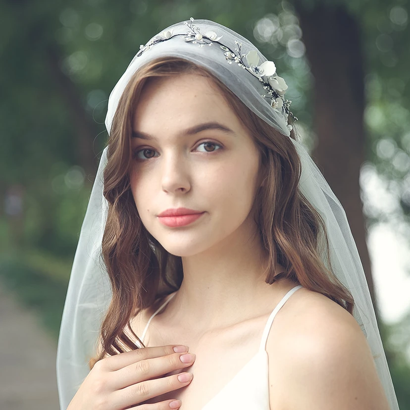 Simple Soft Tulle Bridal Veils with Beads view 3