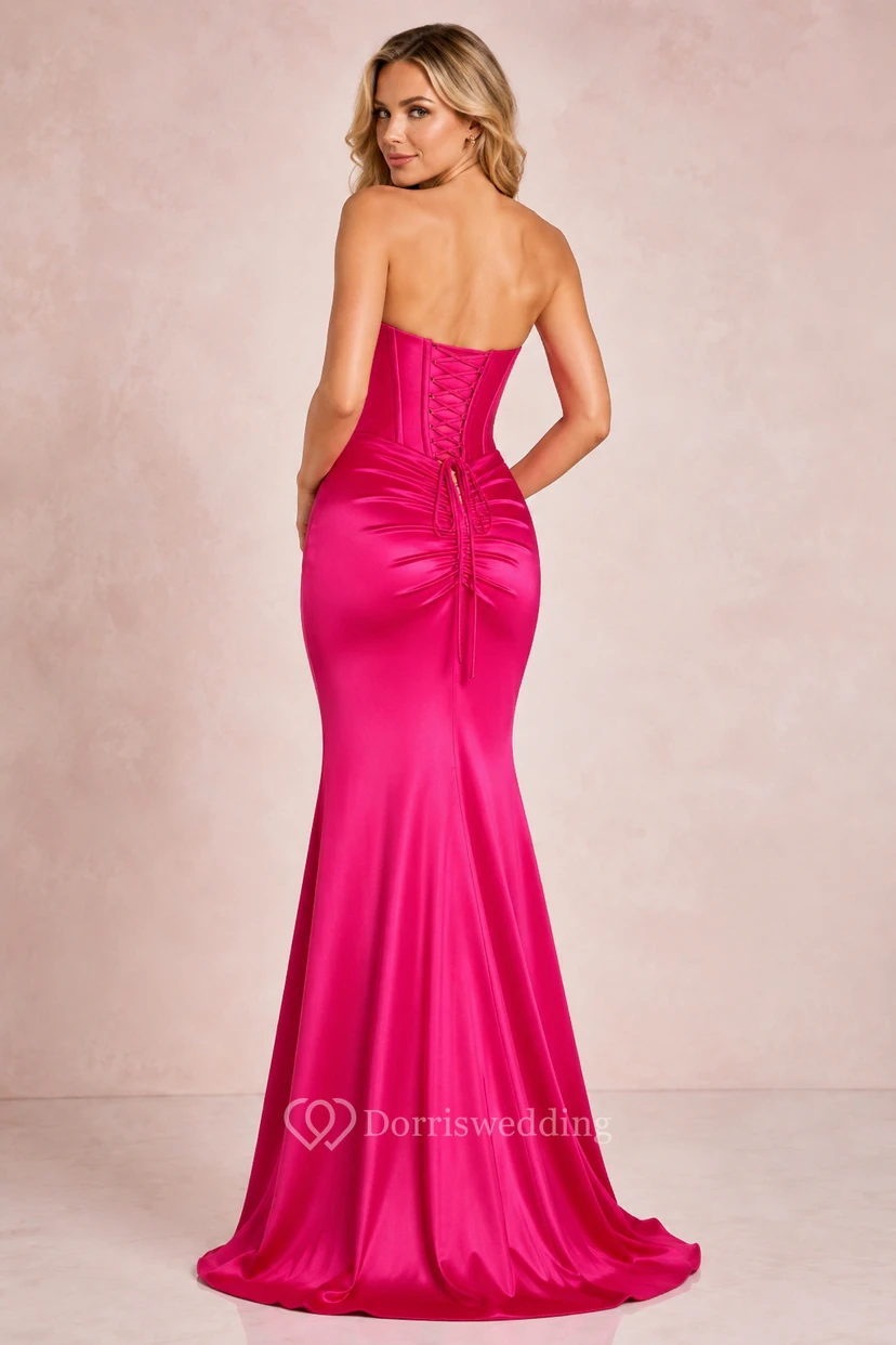 Abendkleid aus fuchsiafarbenem Satin, Meerjungfrauen-Schnitt, trägerlos, herzförmig, mit Schlitz, bodenlang view 2