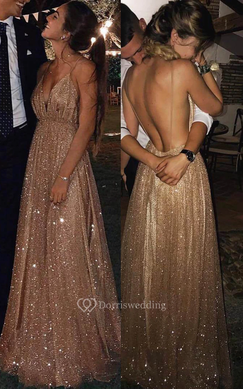 Robe de bal sexy à sequins, décolleté plongeant, style empire et coupe trapèze, avec bretelles spaghetti. view 7