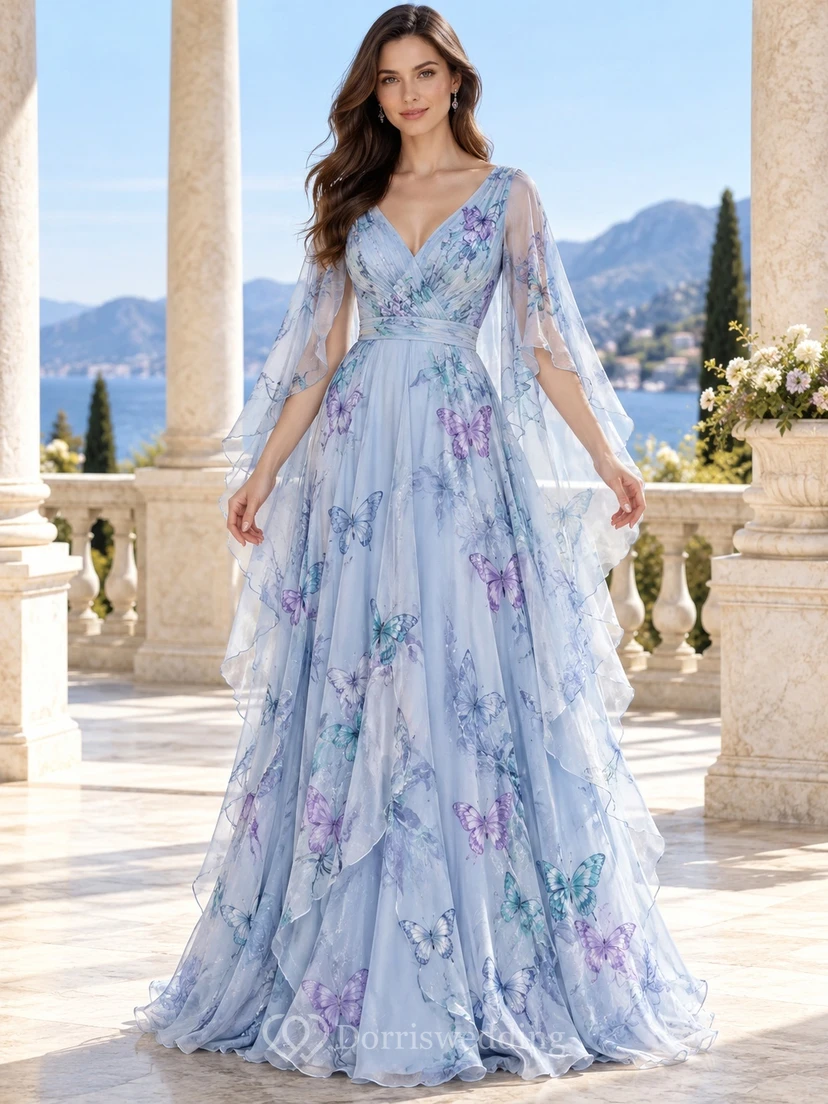 Abendkleid mit V-Ausschnitt, himmelblauem Schmetterlingsmuster und drapiertem Cape