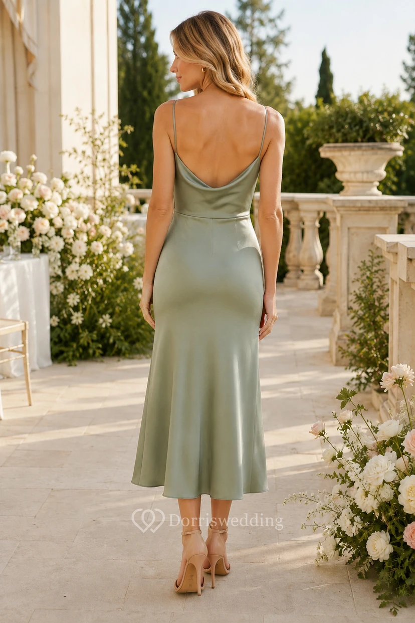 Robe de demoiselle d'honneur en satin sauge, fourreau, bretelles spaghetti fendues, longueur thé view 2