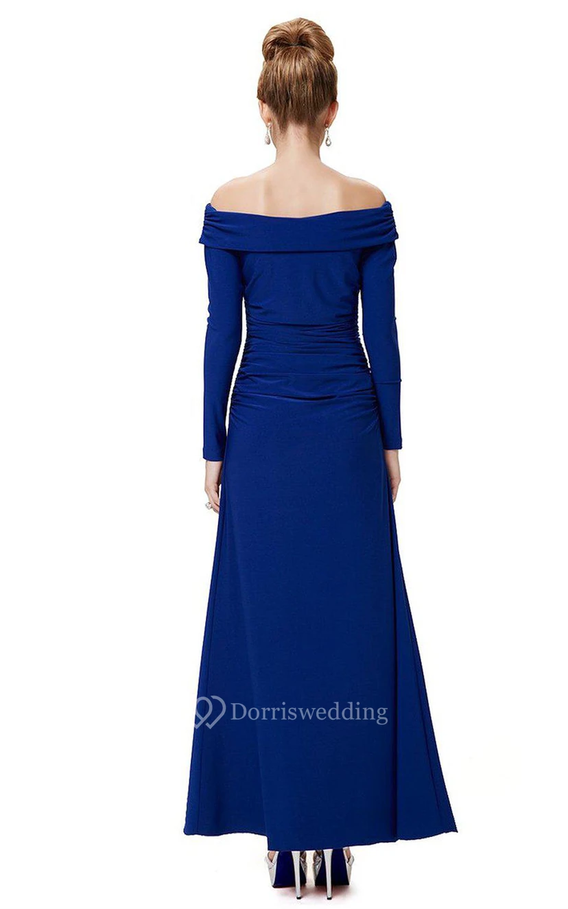 Robe en jersey à épaules dénudées et manches longues view 2