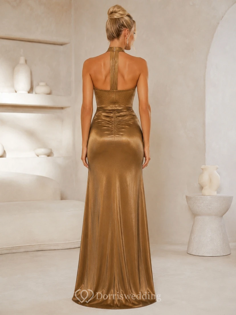 Vestido de sirena sin mangas con escote halter y abertura frontal, de satén dorado view 2