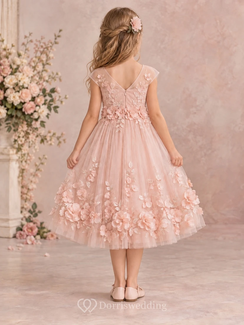 Teelanges, rosafarbenes Tüllkleid mit V-Ausschnitt, kurzen Ärmeln und erhabener Blumenborte für Blumenmädchen view 2