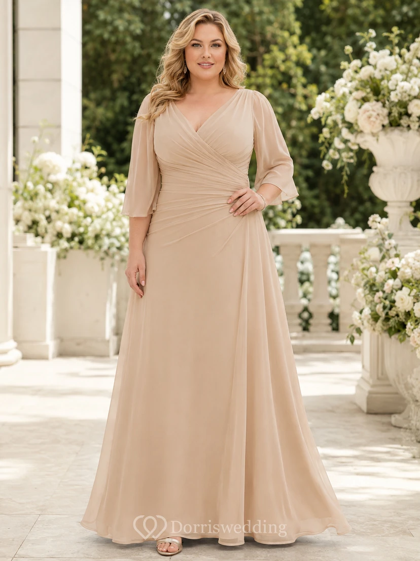 Champagnerfarbenes, elegantes A-Linien-Kleid in Übergröße mit V-Ausschnitt, Dreiviertelärmeln und Raffungen, bodenlang