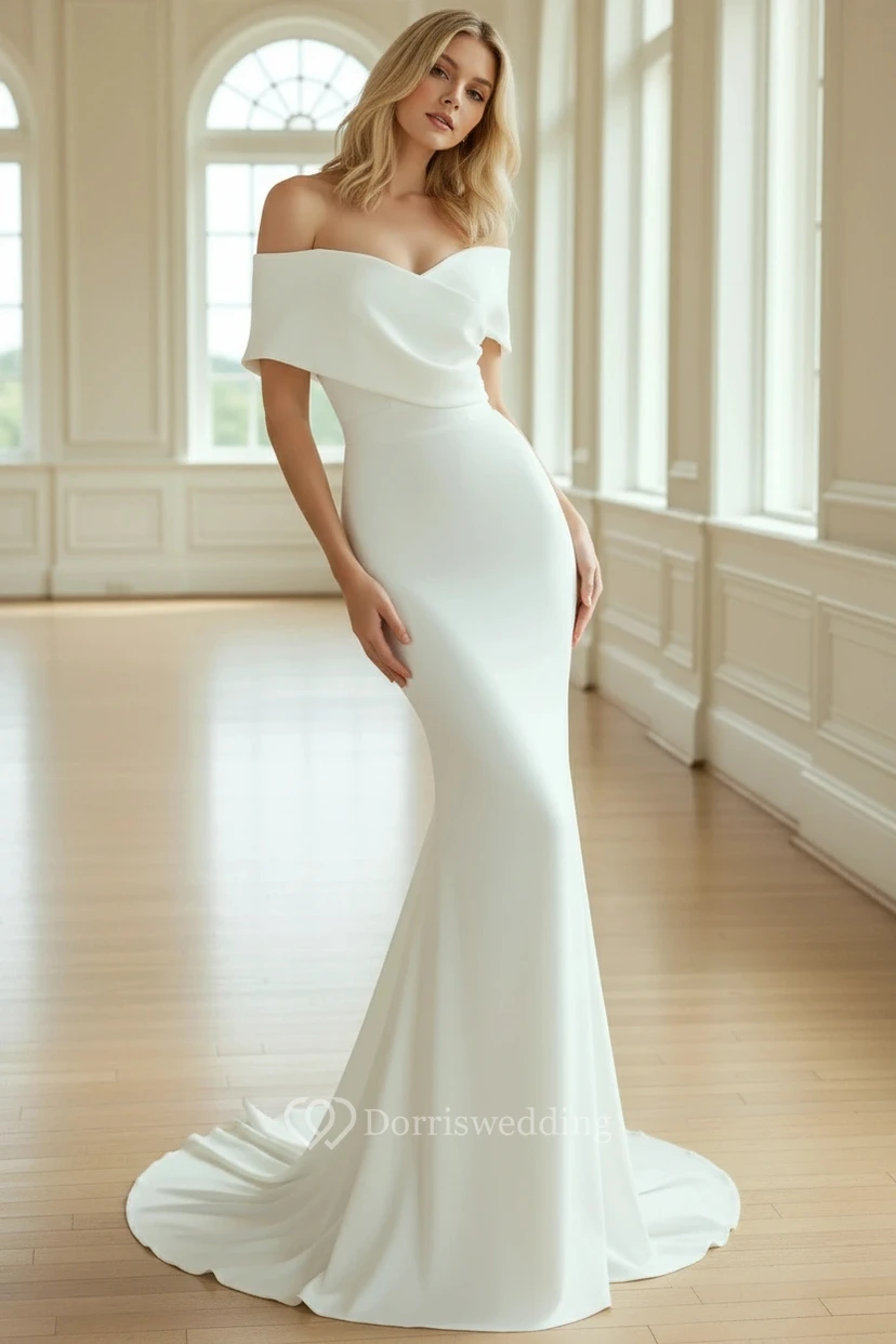 Robe de mariée simple en satin, coupe trapèze, épaules dénudées view 3