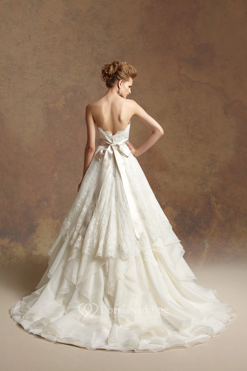 Sweetheart A-Line Ruffled Wedding Dress With Appliques And Bow view 2