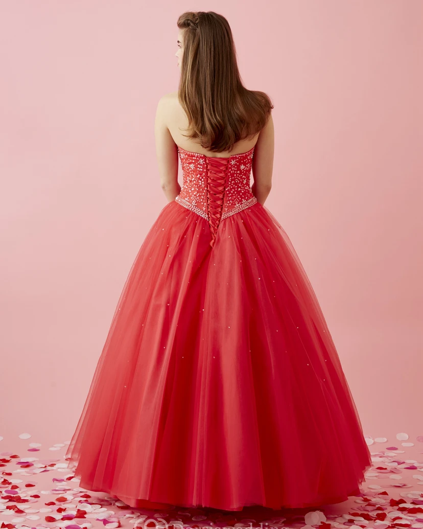 Robe de bal bustier cœur sans manches en tulle à lacets et perles view 2