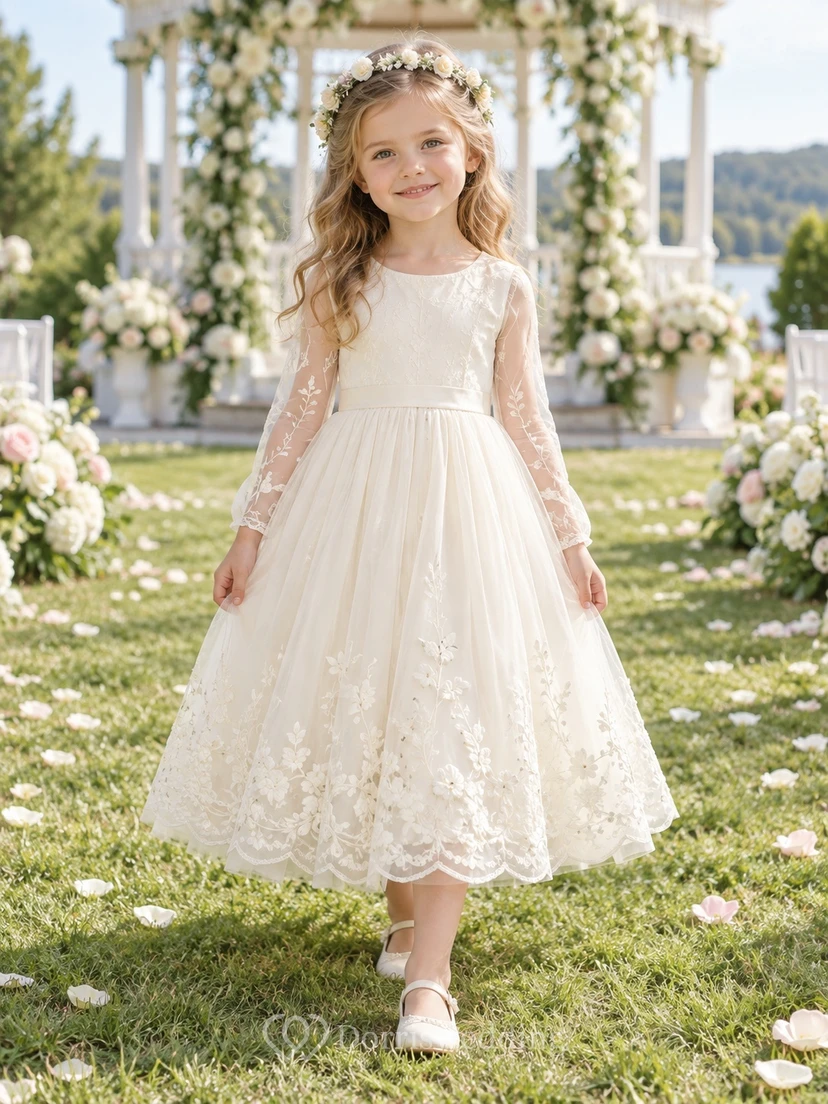 Teelanges, langärmeliges, elfenbeinfarbenes A-Linien-Kleid mit floraler Spitze, Tüll und Muschelsaum für Blumenmädchen
