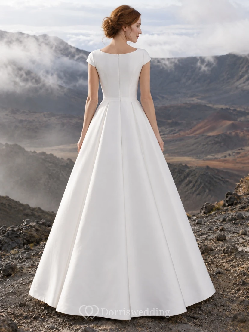 Vestido de novia sencillo de corte A, escote barco, manga corta, tafetán liso, largo hasta el suelo view 2