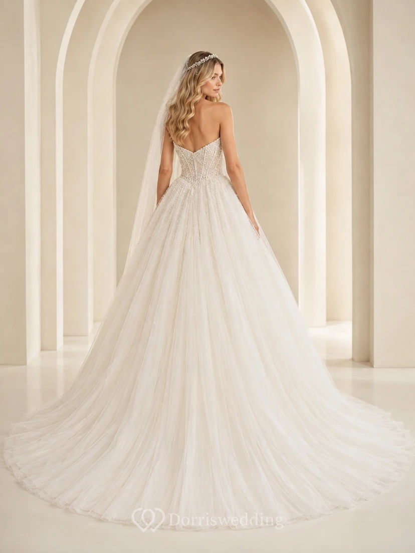 Vestido de novia de gala con cola larga y falda de tul para ceremonia nupcial view 2
