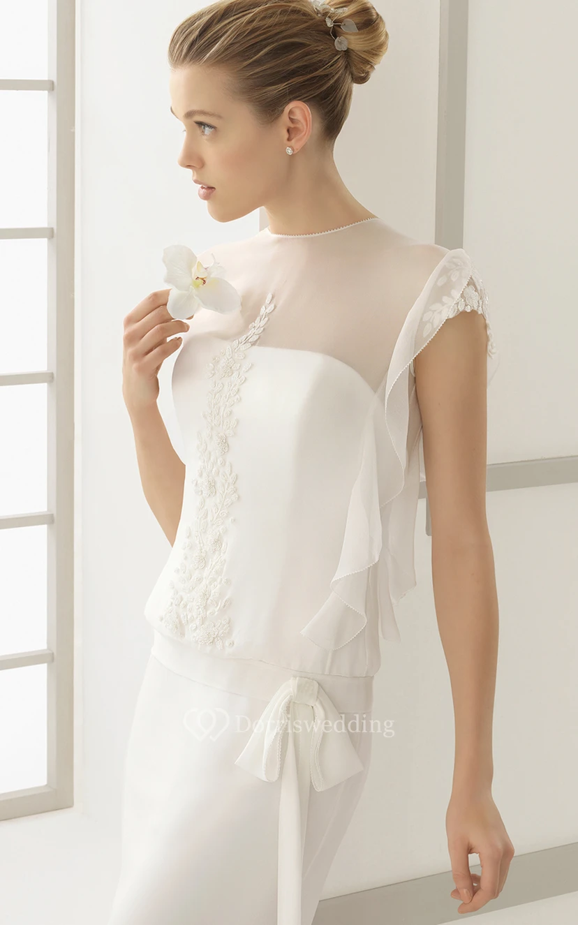 Elegante vestido con escote joya y chaqueta de gasa con volantes laterales. view 3