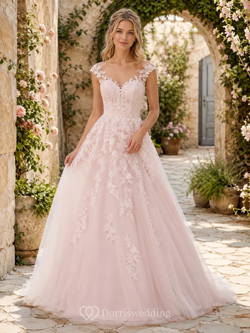Brautkleid im A-Linien-Stil mit zartrosa Illusion-Spitzenärmeln und Courtyard-Schnitt
