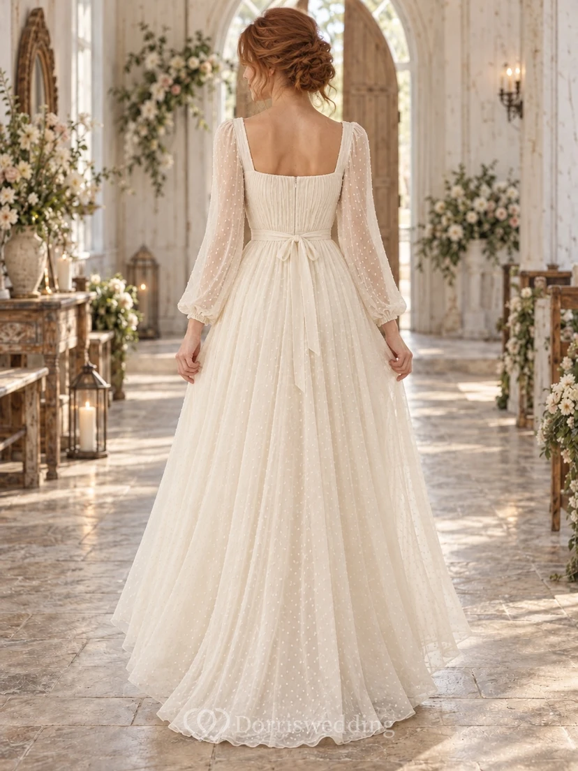 Robe de mariée vintage modeste à col carré et manches bouffantes longues à pois view 2