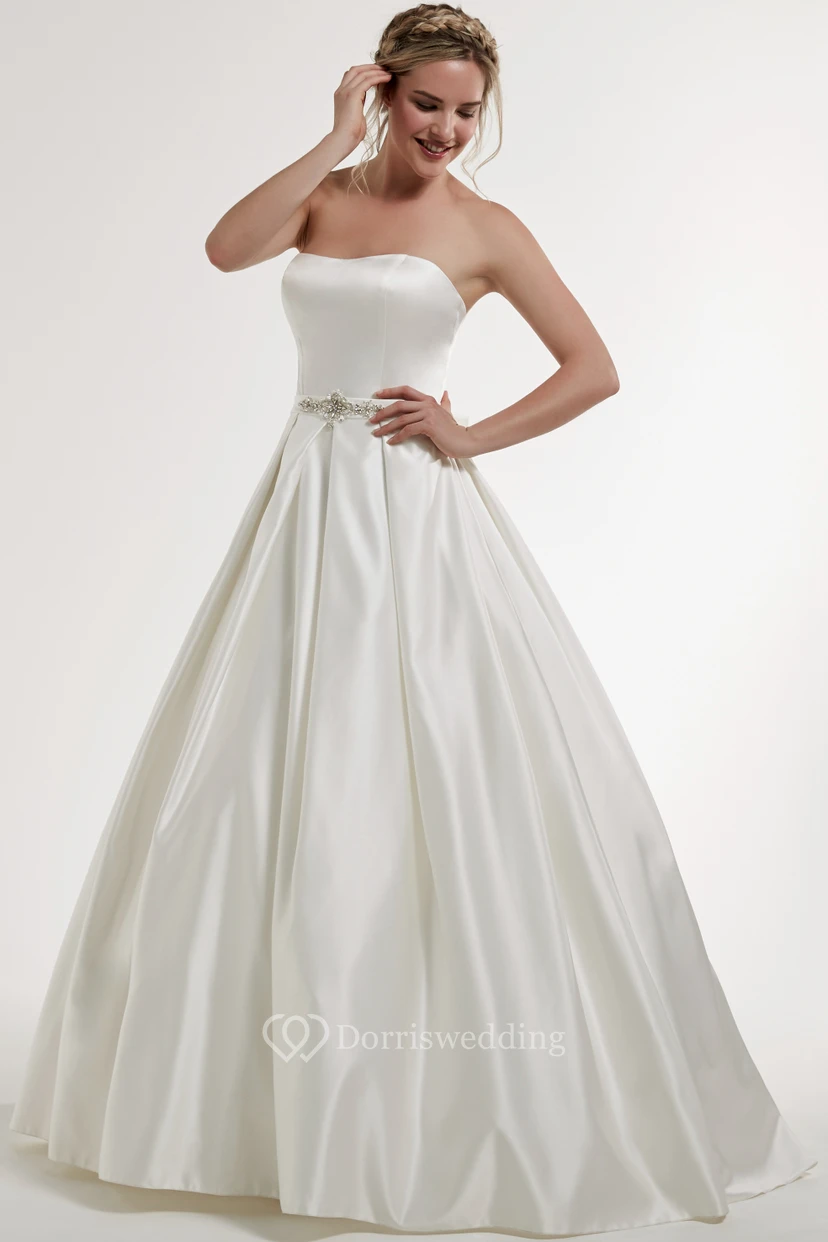 Ballkleid, juwelenbesetztes, trägerloses, ärmelloses, langes Brautkleid aus Satin mit rückenfreiem Schnitt und Schleife