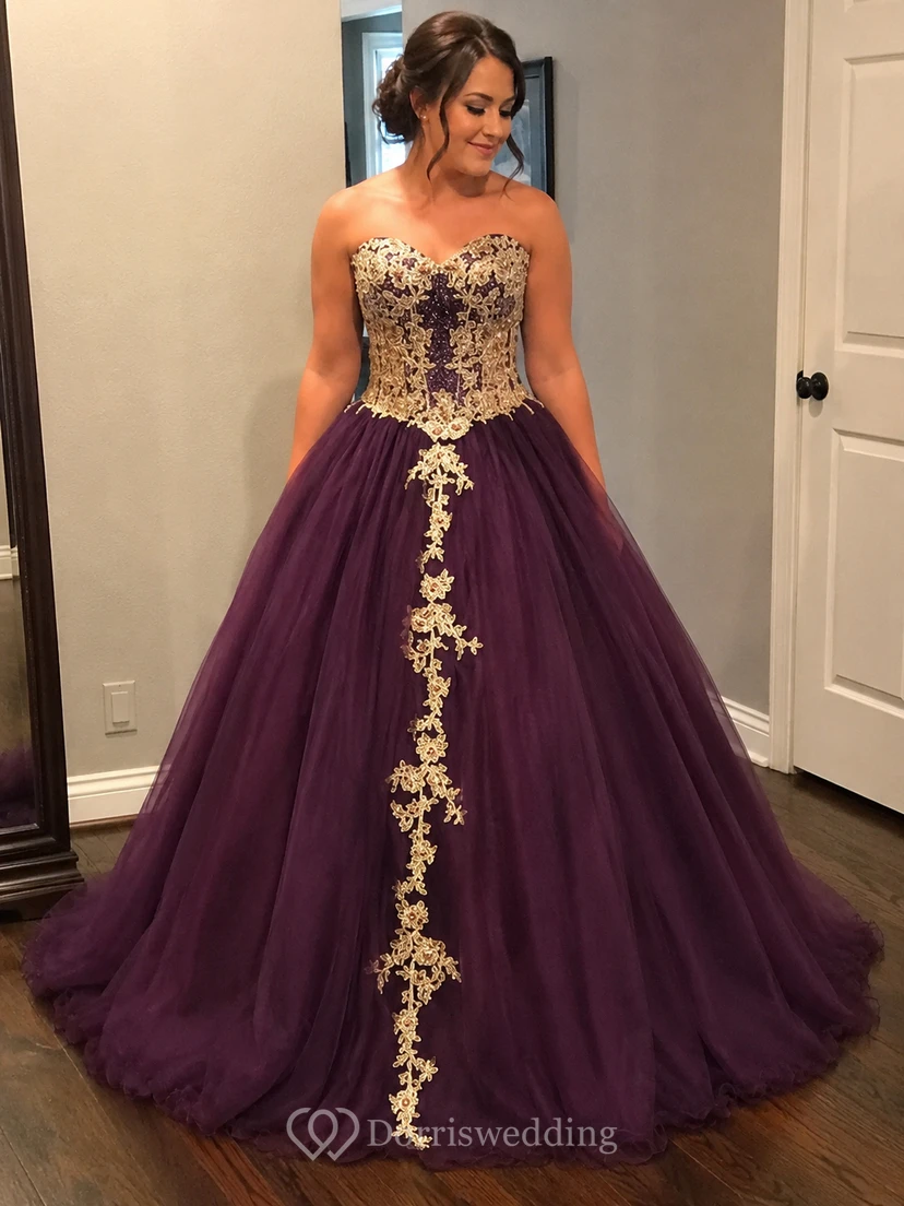 Langes Ballkleid mit Applikationen, Reißverschluss und Schnürung am Rücken aus Tüll und Spitze view 9