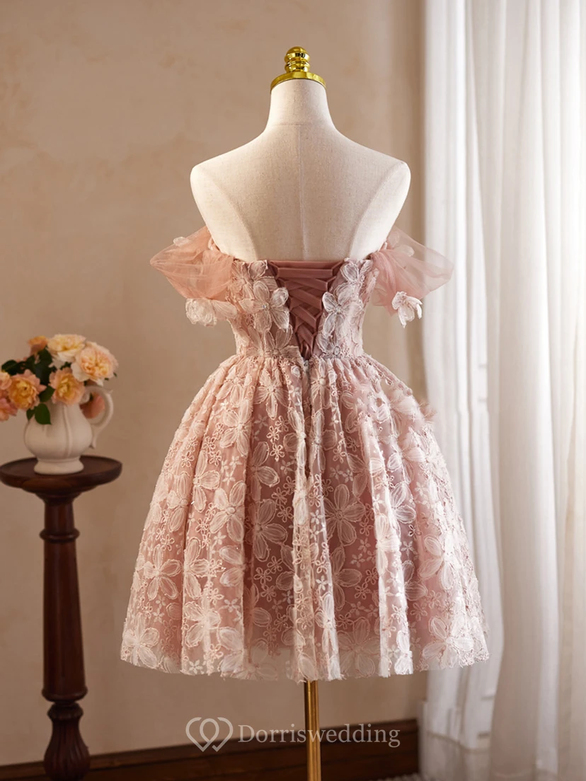 Robe rose à fleurs à épaules dénudées view 2