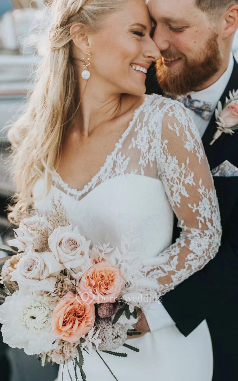 Schlichtes, elegantes Brautkleid mit V-Ausschnitt, Spitze, Satinschleppe, langen Ärmeln und tiefem V-Ausschnitt am Rücken view 6