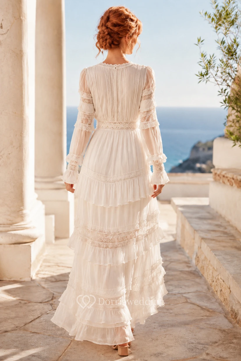 Robe de soirée ivoire en mousseline de soie et dentelle à manches longues, coupe trapèze view 2