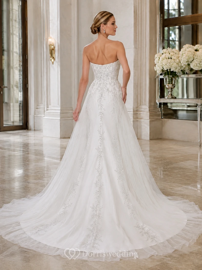 Silbernes Brautkleid im Meerjungfrauen-/Trompetenstil aus Satin, trägerlos, ärmellos, bodenlang, mit Schleppe, modernes Design view 2