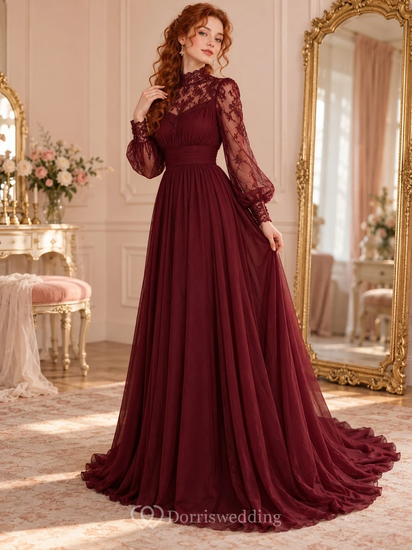Robe de bal vintage bordeaux en mousseline de soie et dentelle, col montant et manches longues