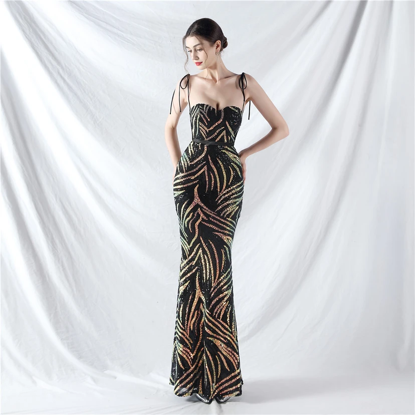 Vestido de noche con tirantes, top tipo tubo y lentejuelas apiladas encriptadas, con método de doble atado de cuerda. view 11