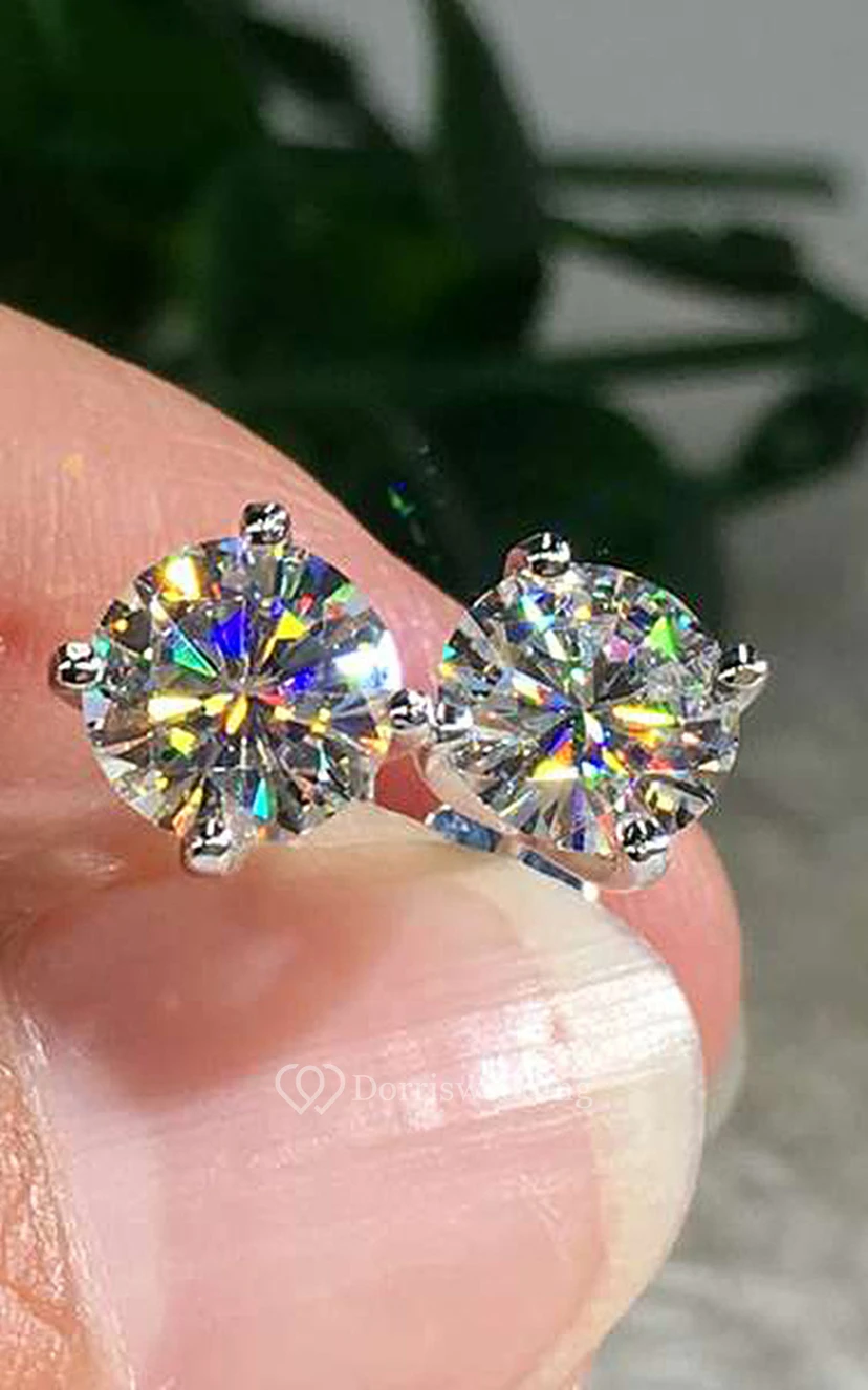 Shining Four Claw Stud Earrings view 3