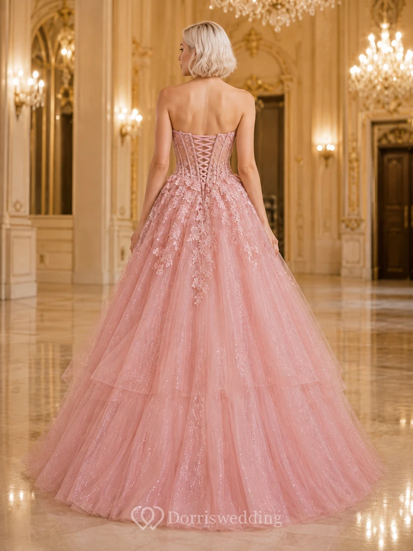 Abendkleid aus rosafarbenem Tüll mit Spitzenapplikationen view 2