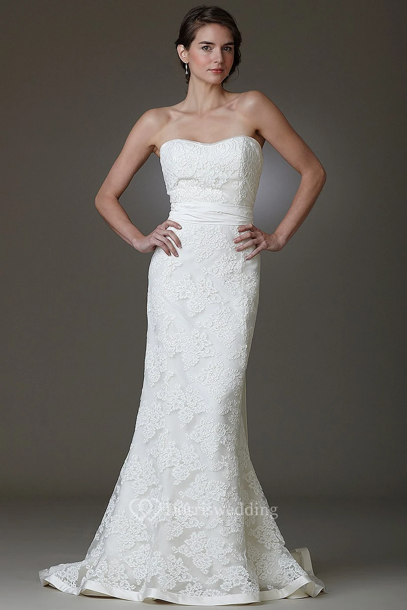 Sheath Strapless Lace Wedding Dress With Bow