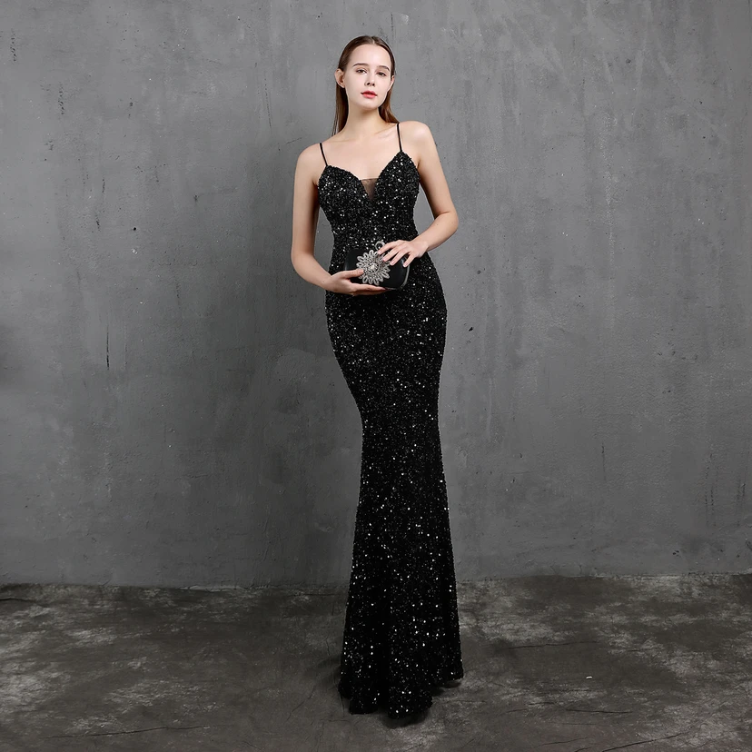 Vestido de fiesta de noche elegante y ajustado con lentejuelas coloridas de Heavy Craft para celebridades.