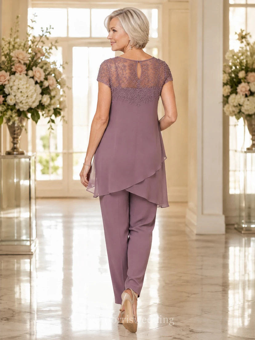 Vintage-Mauve-Hosenanzug mit modernem Scoop-Ausschnitt, Illusion-Joch, kurzen Ärmeln, asymmetrischem Schnitt und Knöchellänge – perfekt für die Mutter der Braut. view 2