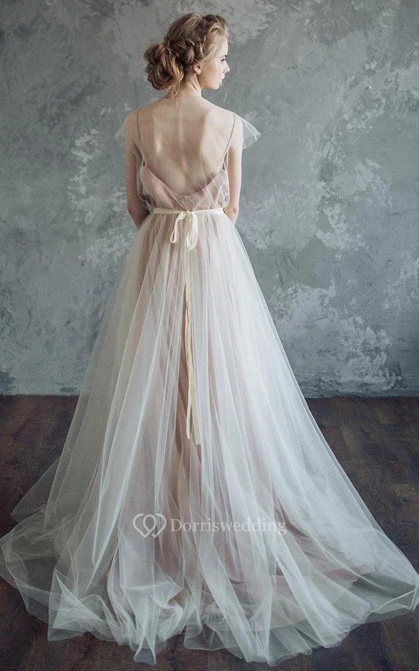 Robe en mousseline, tulle et dentelle ornée de perles et d'appliqués view 2