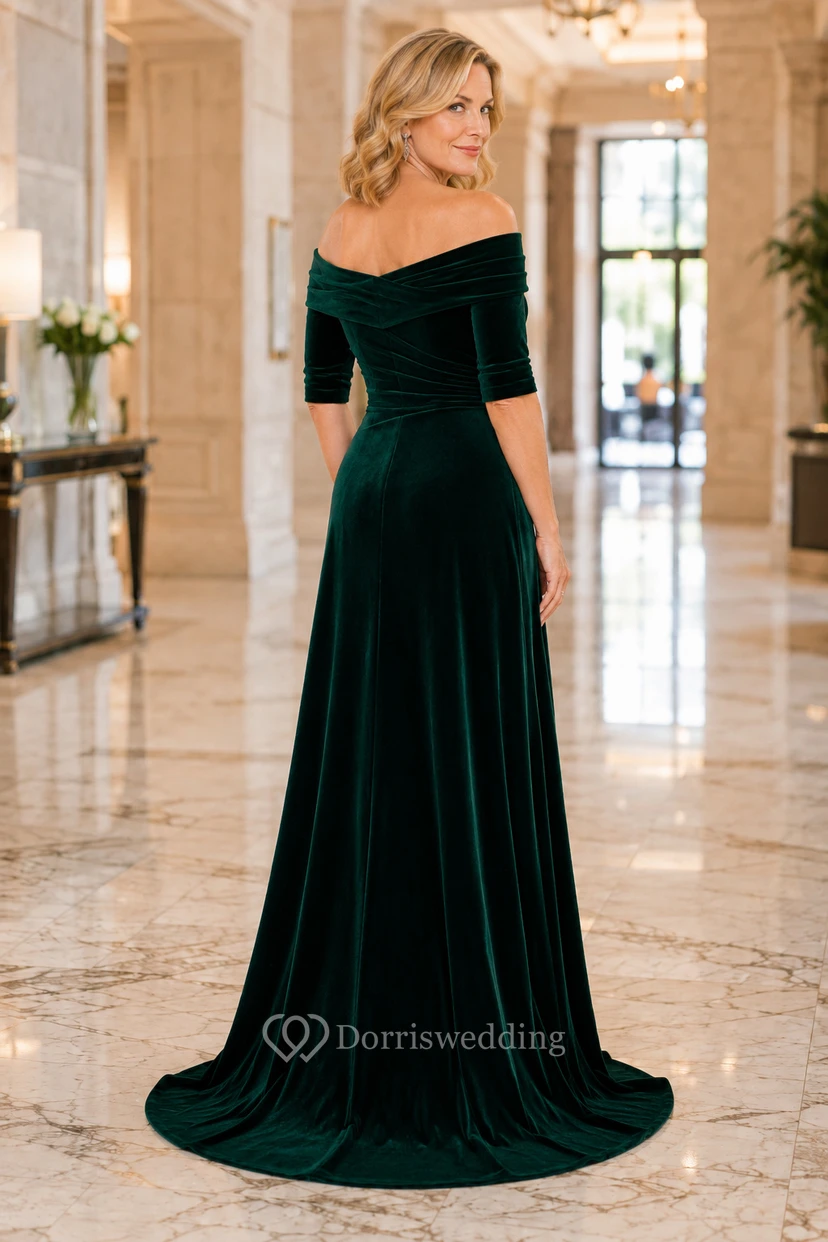 Dunkelgrünes Samtkleid im Meerjungfrauenstil mit schulterfreiem Ausschnitt und Schleppe view 2