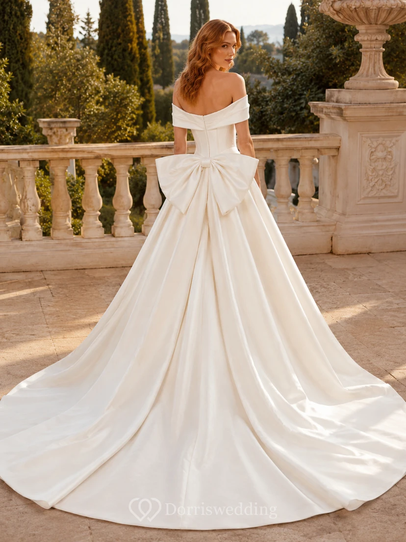 Robe de mariée minimaliste en satin, robe de bal à épaules dénudées et traîne. view 2