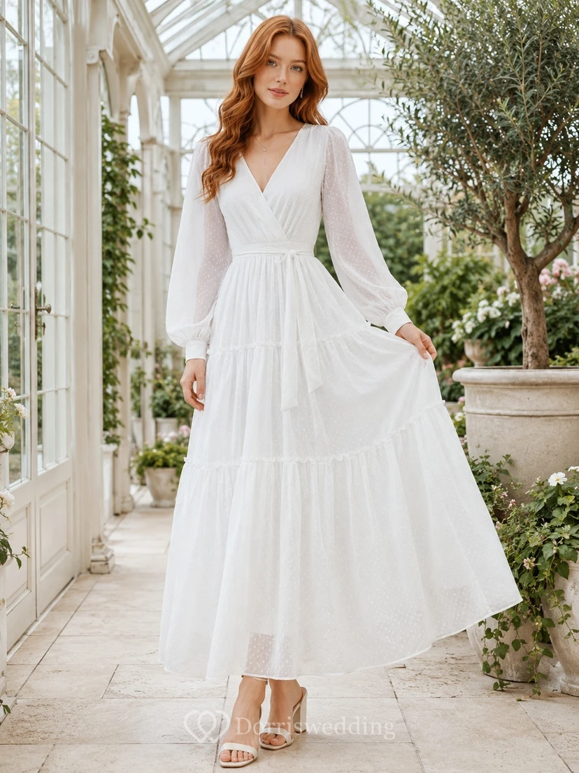 Weißes, langärmeliges Chiffon-Kleid im A-Linien-Schnitt mit V-Ausschnitt, knöchellang und gestuftem Rock im Boho-Stil