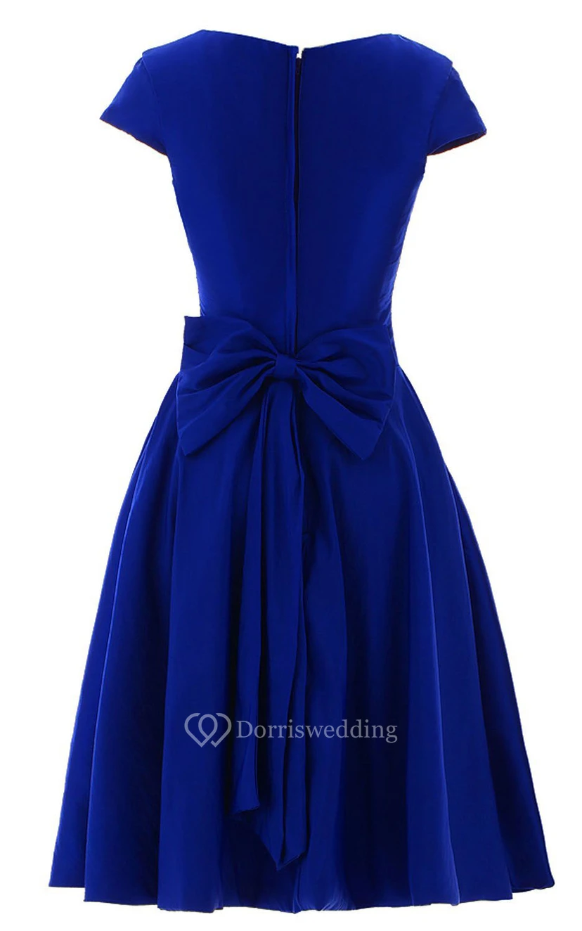 Kurzärmeliges, knielanges, plissiertes Chiffonkleid mit Schleife view 12