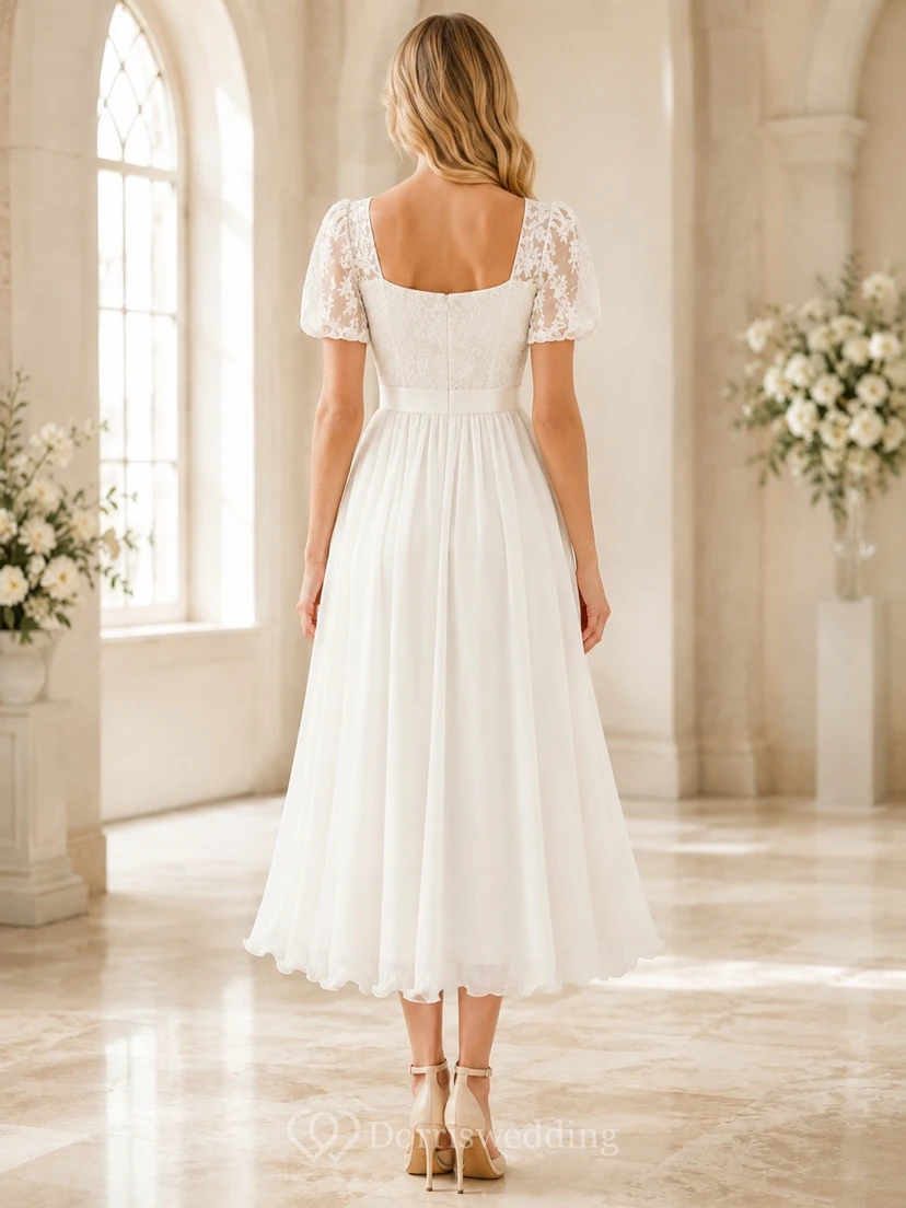Teelanges, eckiges Spitzenkleid mit kurzen Ärmeln, dezentem elfenbeinfarbenem Spitzenstoff view 2