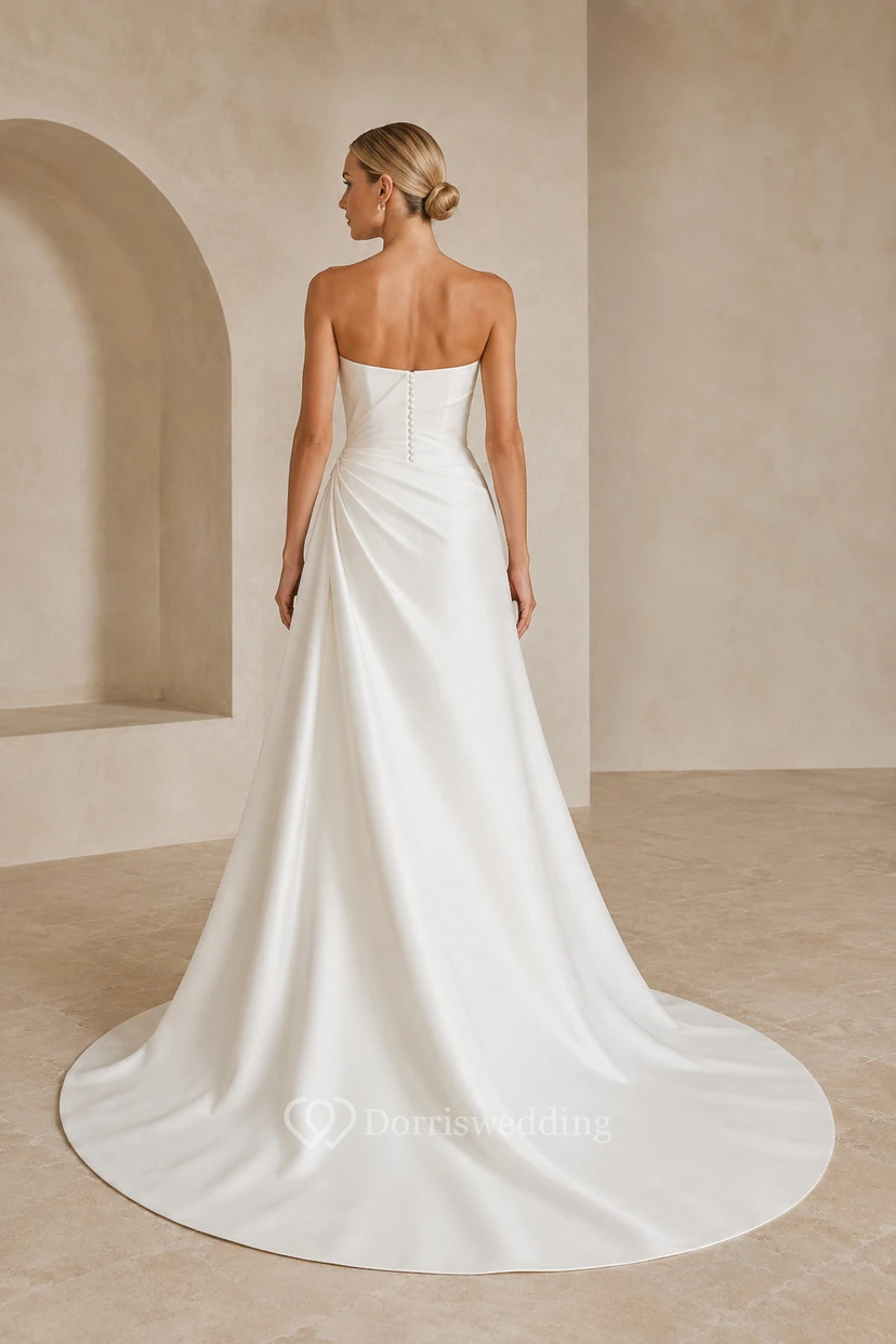 Brautkleid aus Satin, A-Linie, trägerlos, Herzausschnitt, Schleppe view 2
