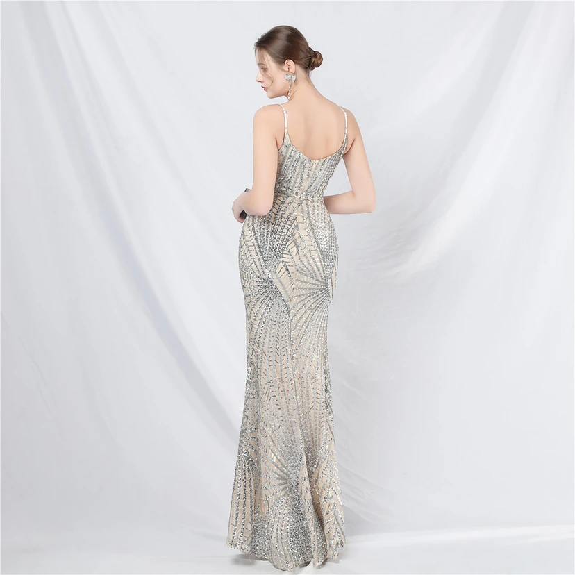 Robe de soirée longue à bretelles en maille transparente ornée de perles et de sequins view 33