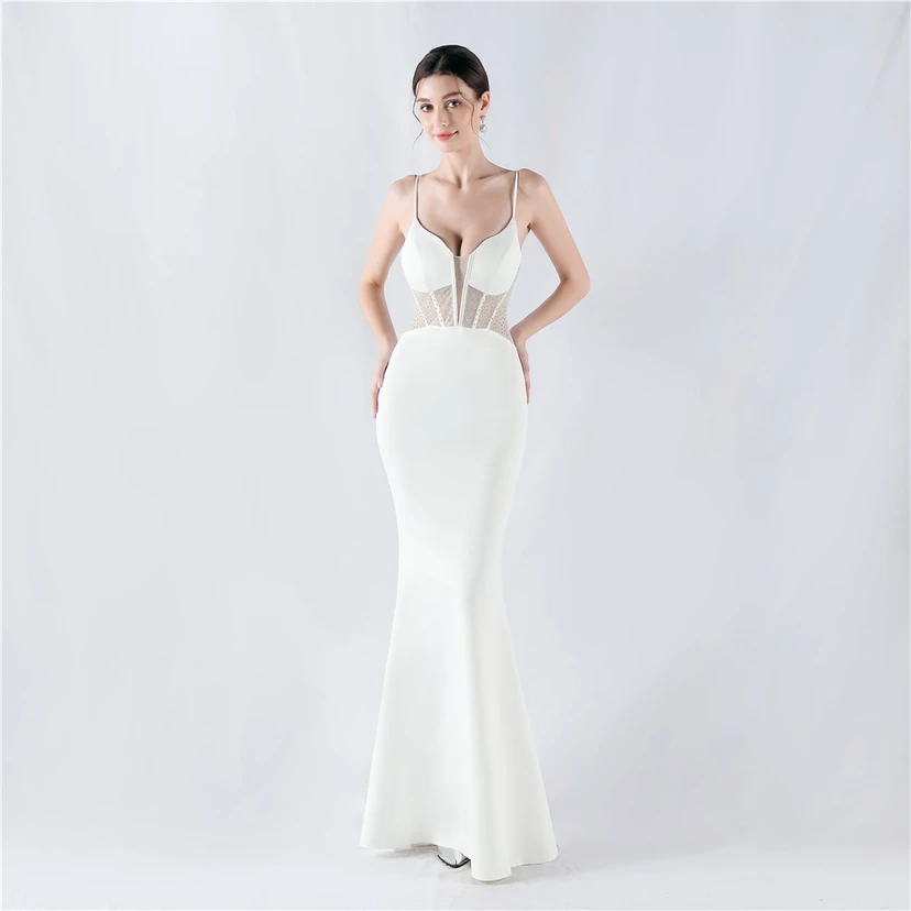 Gilet gainant en maille à motif diamant, robe de soirée sirène à bretelles fines et décolleté en V view 27