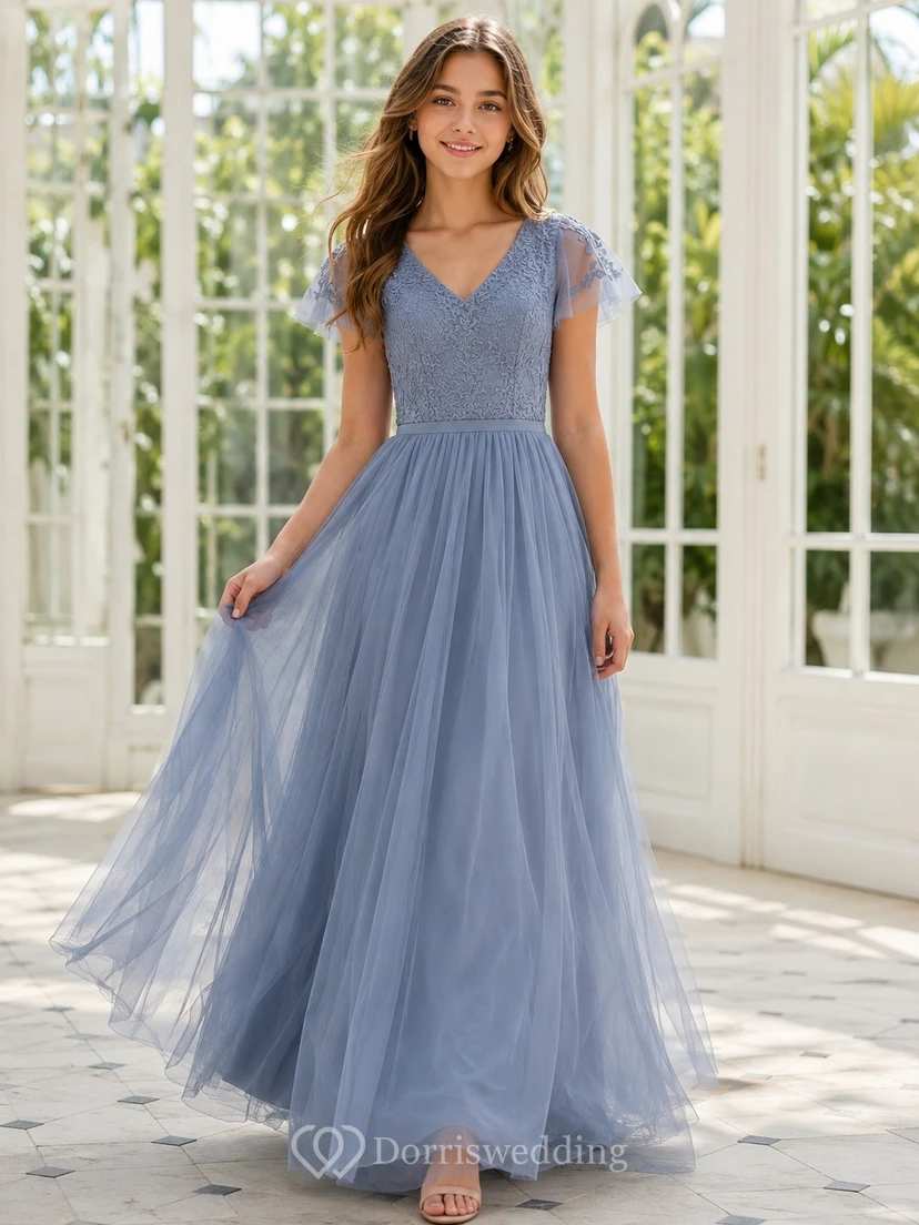 Stahlblaues Brautjungfernkleid für junge Damen, A-Linie, V-Ausschnitt, kurze Illusionsärmel, Tüll, bezaubernd romantisch