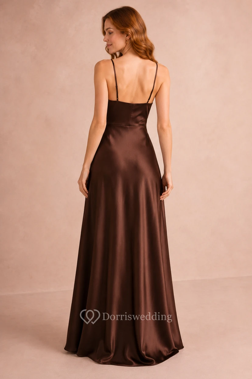 Vestido formal de satén marrón con escote corazón y corte en A con abertura view 2