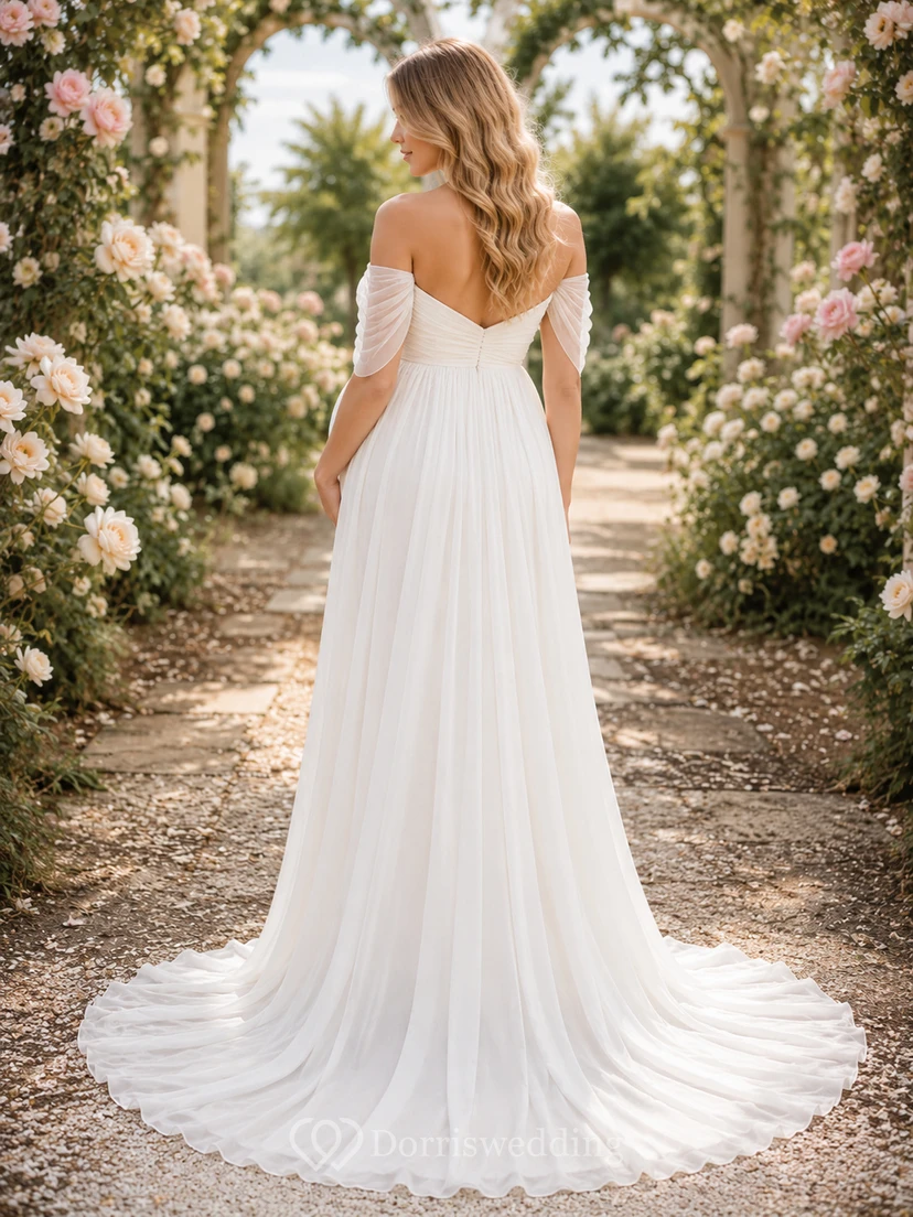 Vestido de novia premamá con hombros descubiertos, sencillo, corte en A, de tul, estilo jardín, con cola suave. view 2