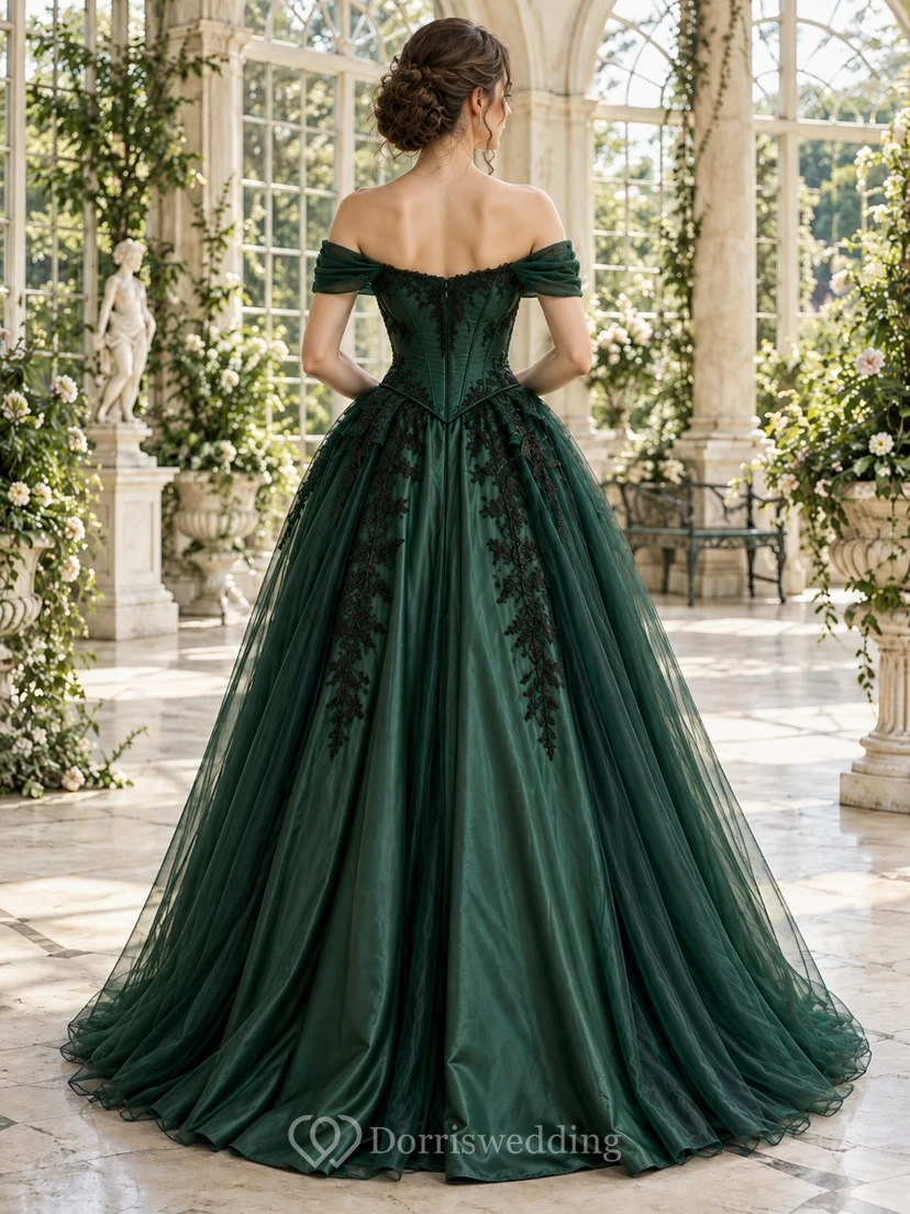 Vestido formal largo hasta el suelo, de satén y tul verde oscuro, con hombros descubiertos y mangas cortas. view 2