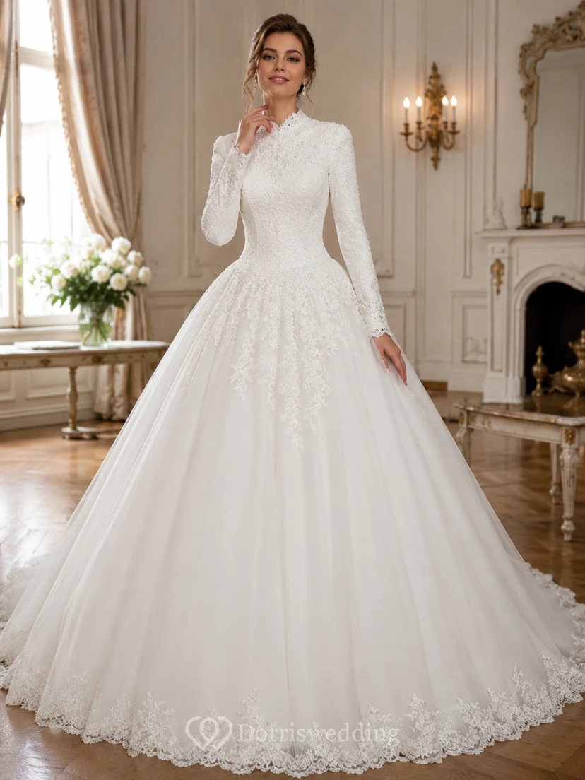 Robes de mariée princesse vintage en dentelle perlée à col montant et manches longues