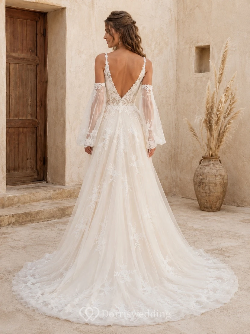 Vestido de novia bohemio de encaje con escote en V, mangas largas acampanadas y corte en A. view 2